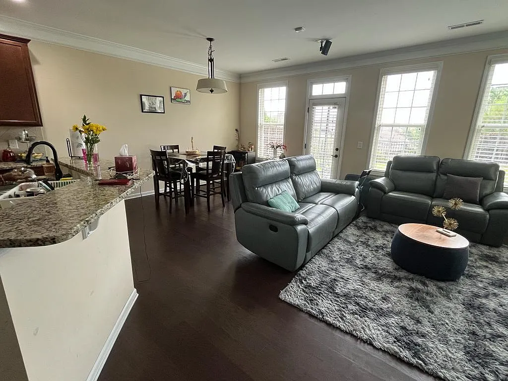 Building Photo - 9605 Camberley Ave NW #848