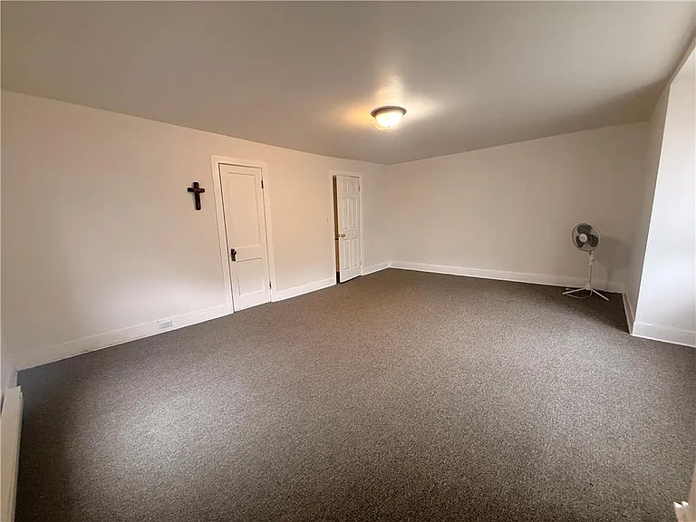 943 Center St #2 — Photo 18