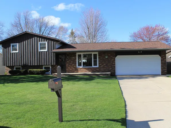 1520 Kennedy Dr, Green Bay, WI 54304