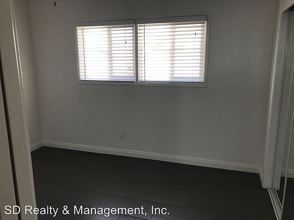 5th image of 4415 Winona Ave