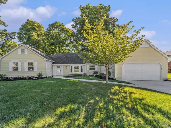 35660 Camden Ct, Farmington Hills, MI 48335