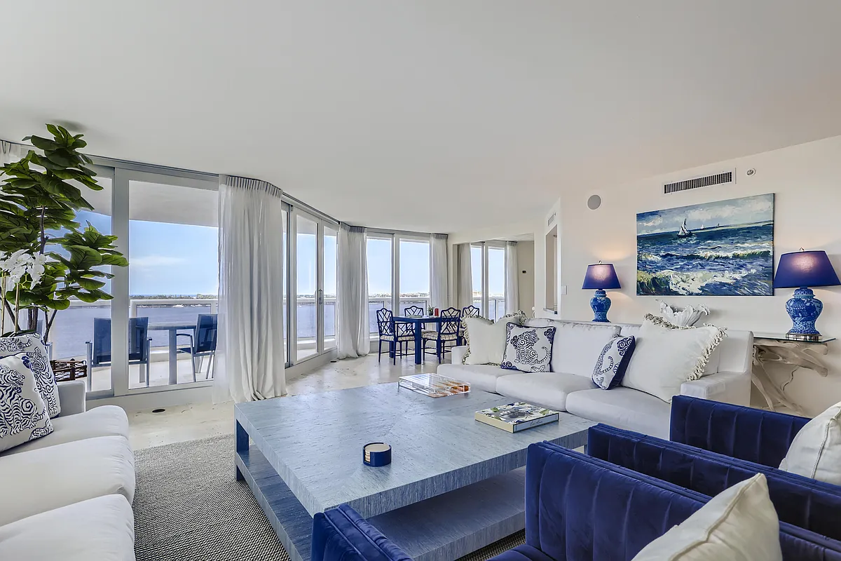 Building Photo - 1617 N Flagler Dr #9B
