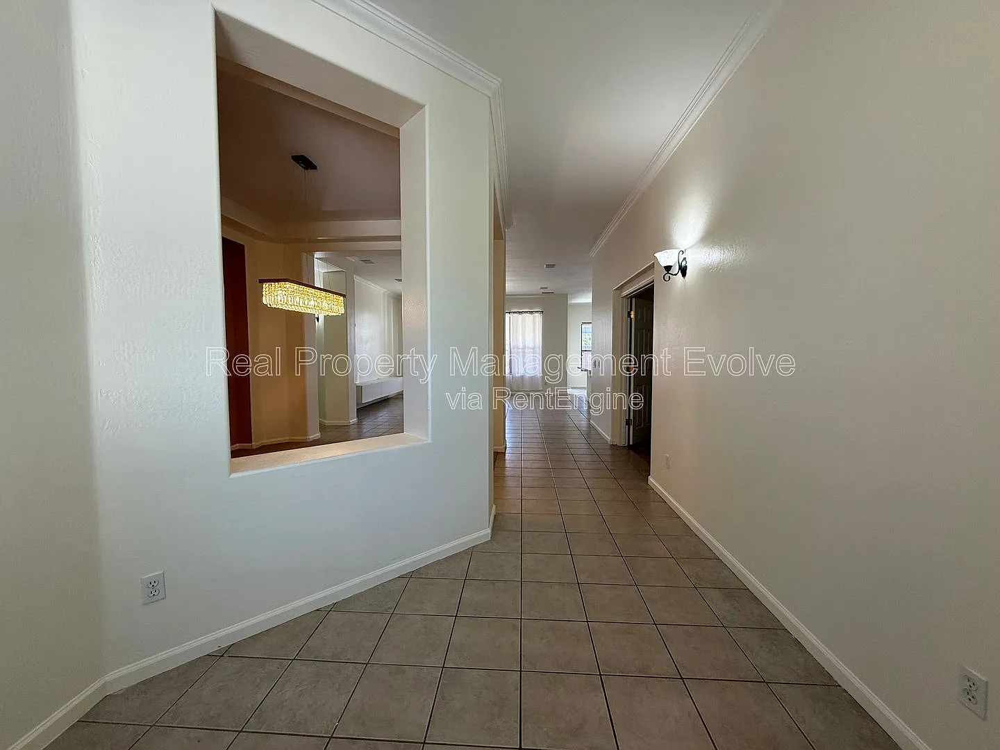 4 bed, 3.0 bath, 2430 sqft, $2,900 — Photo 3