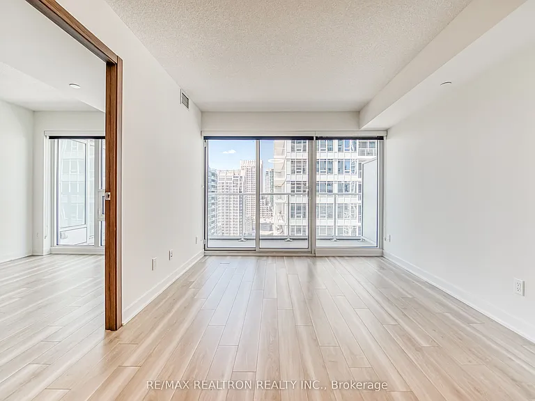 17 Bathurst St #2603 — Photo 20