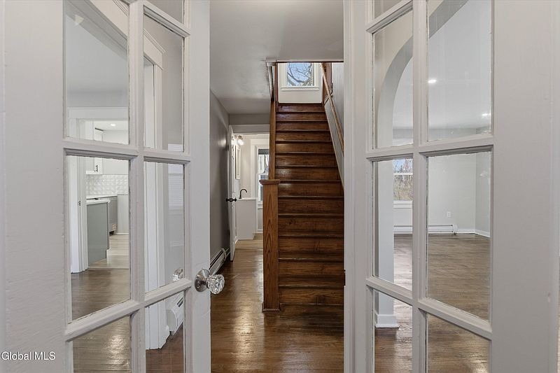 5th image of 28 Pulver Avenue