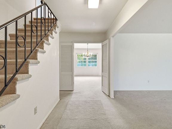 4th image of 23 Sweetbriar Rd