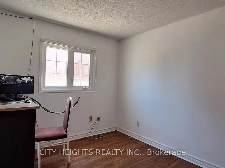 120 Littles Rd — Photo 13