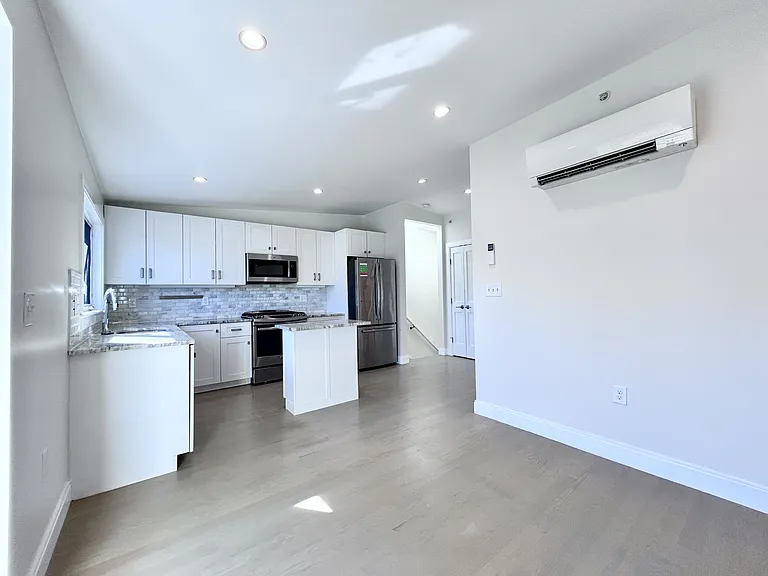 69 Cottage St #3 — Photo 2