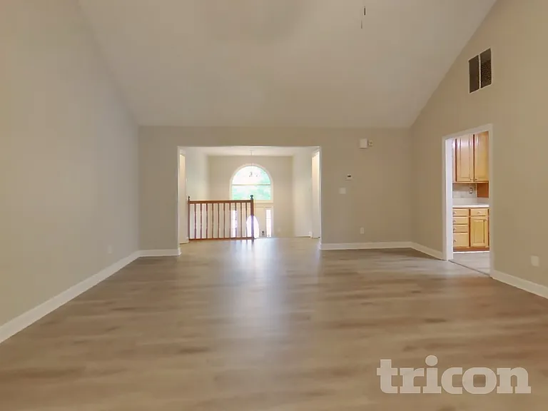 8870 Mae Ct — Photo 3