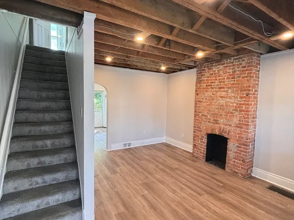 4117 Lydia St, Pittsburgh, PA 15207