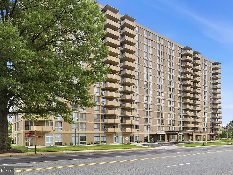1st image of 2401 Pennsylvania Ave APT 1015
