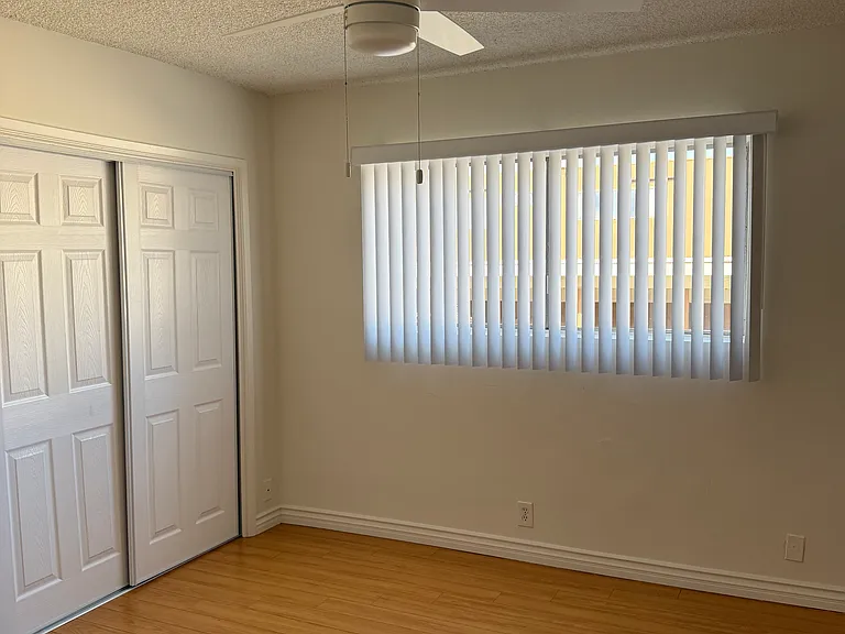 17830 Magnolia Blvd #5 — Photo 12