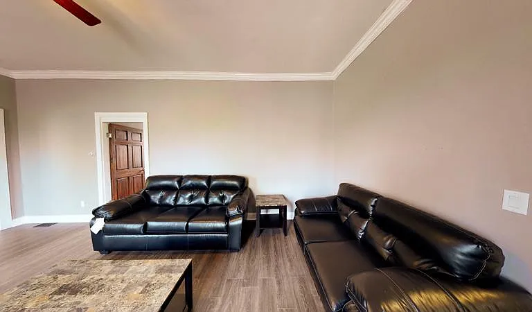 928 E Colvin St — Photo 1