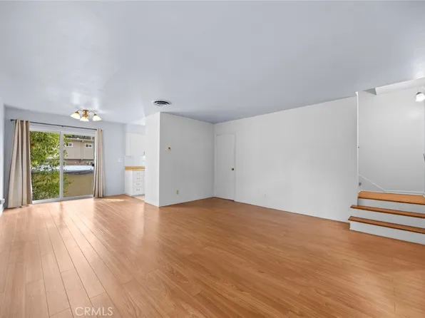 11138 Aqua Vista St APT 22, North Hollywood, CA 91602
