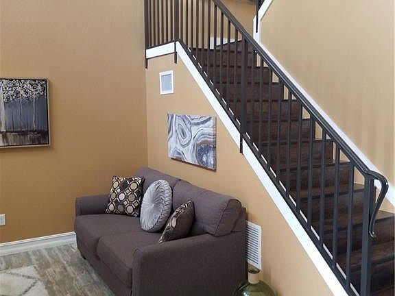 5th image of 8655 Pegasus Dr