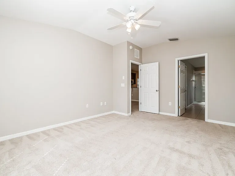 4013 Constantine Loop — Photo 7
