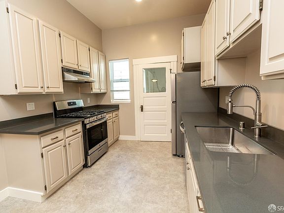 3rd image of 1759 Hyde St