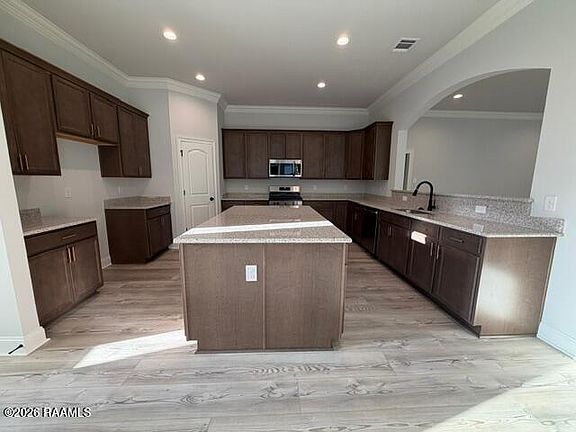5th image of 311 Hidden Meadows Dr