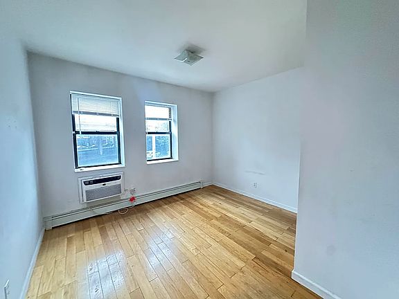 3rd image of 140 Richardson St APT 2