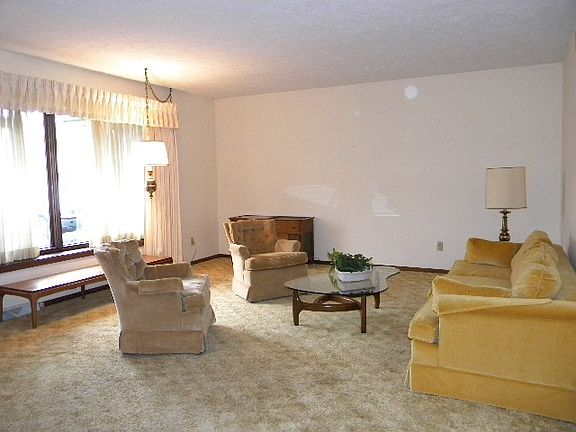 4th image of 1030 Aldrin Dr