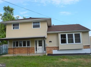 418 Plantation Dr, Glendora, NJ 08029