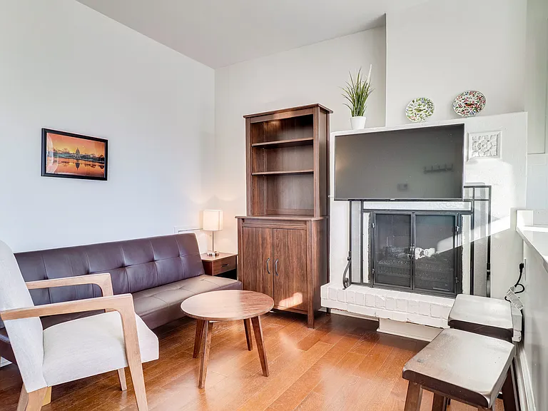 409 Constitution Ave NE #4 — Photo 7