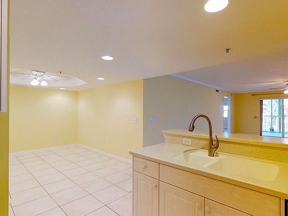 3rd image of 8891 Lake Dr APT H204