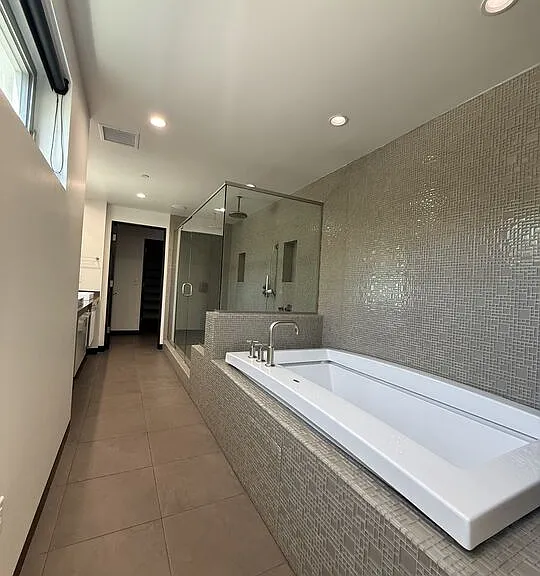 807 Huntley Dr — Photo 18