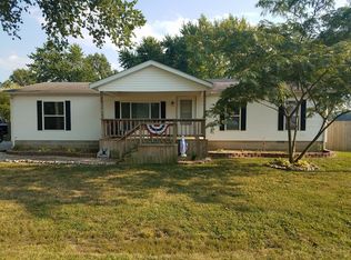 924 W Hays St, Keyesport, IL 62253