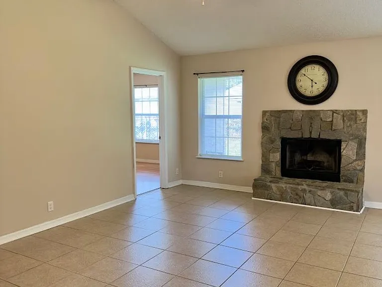 105 Honeysuckle Rd — Photo 3