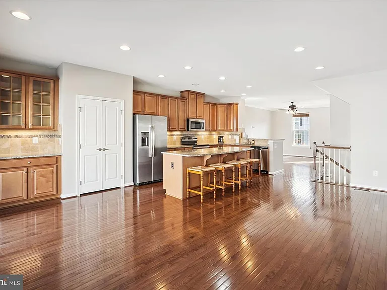 7106 Santa Cruz Pl — Photo 8