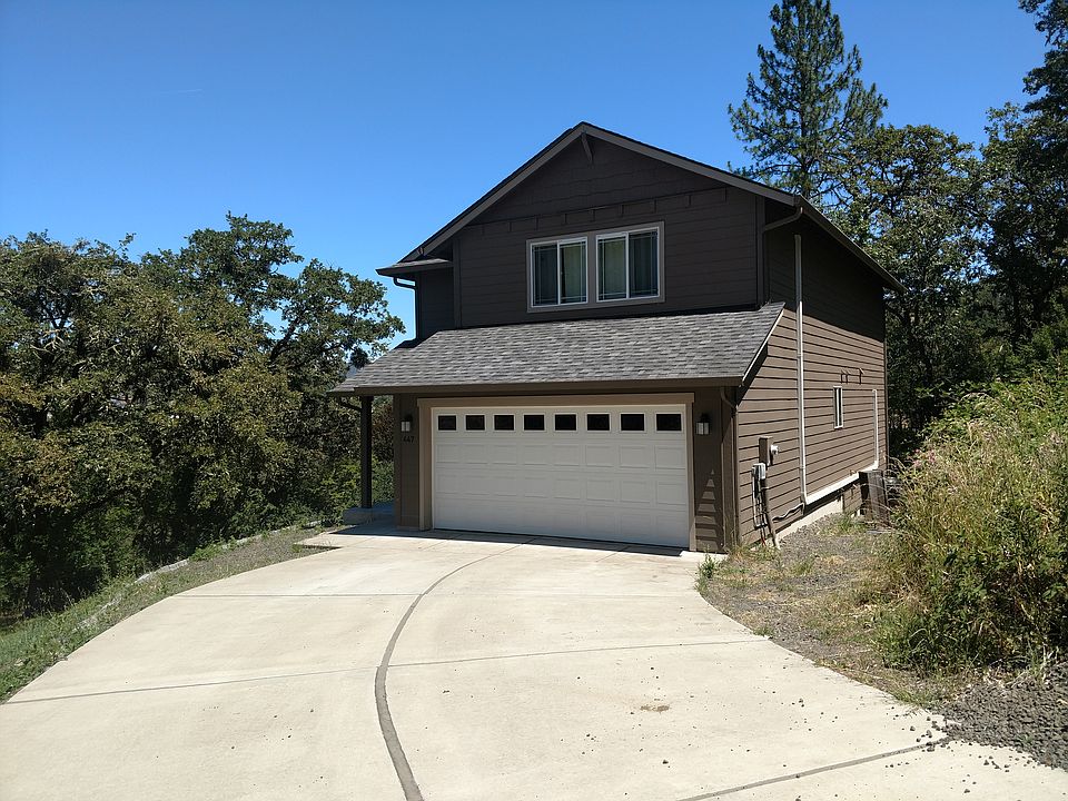 1st image of 447 SE Dos Gatos Ct