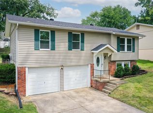 16 River Bluff Dr, Saint Peters, MO