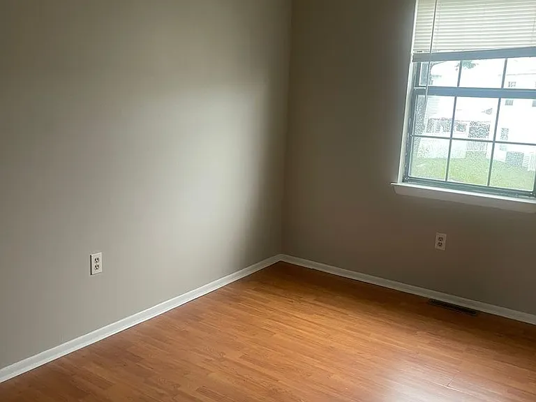 207 Channing Dr — Photo 22