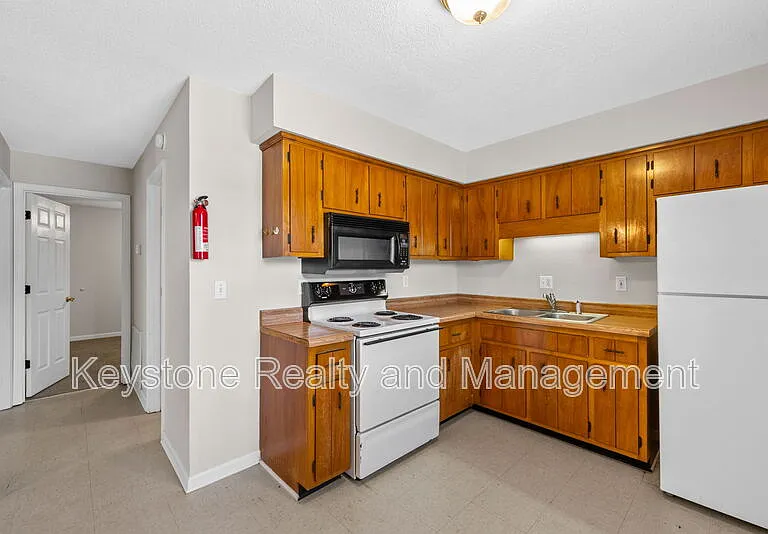 1375 Thompsonville Ln #3 — Photo 8