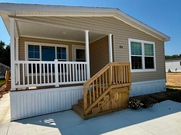 1211 Wellington Dr, Mount Pleasant, MI 48858