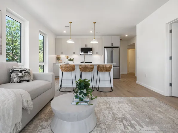80 Constitution Avenue #326, Portsmouth, NH 03801