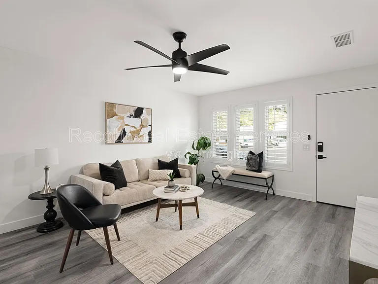 1710 Hanford Dr #1704 — Photo 2