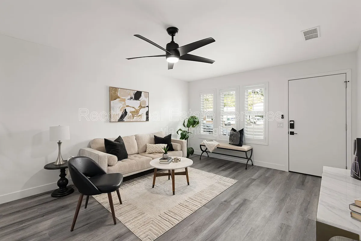 Building Photo - 1710 Hanford Dr #1704