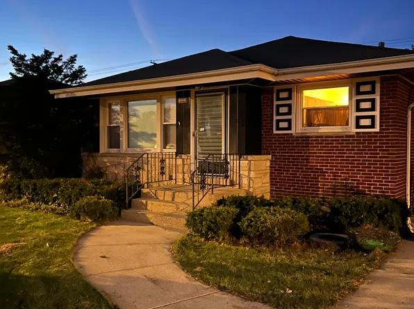 8440 W Agatite Ave, Chicago, IL 60656