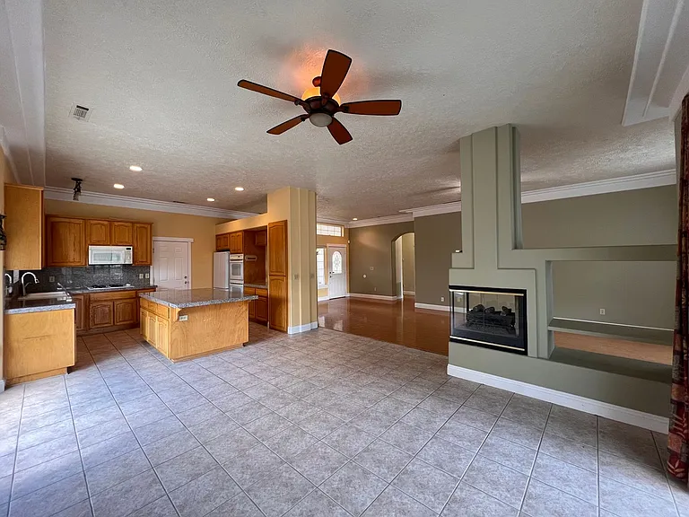 1021 Pepper Ln — Photo 8