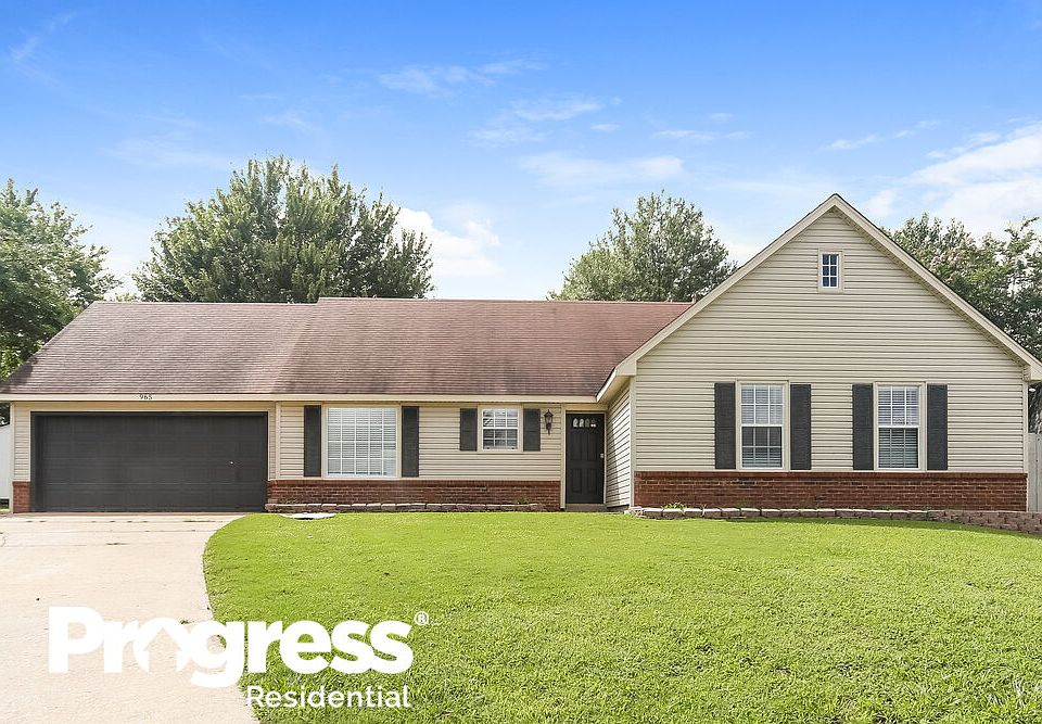 1st image of 965 Waterford Pl