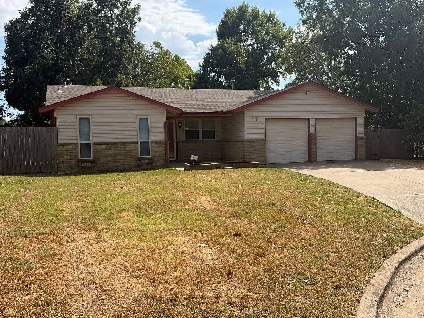 17 Oak Hollow — Photo 1
