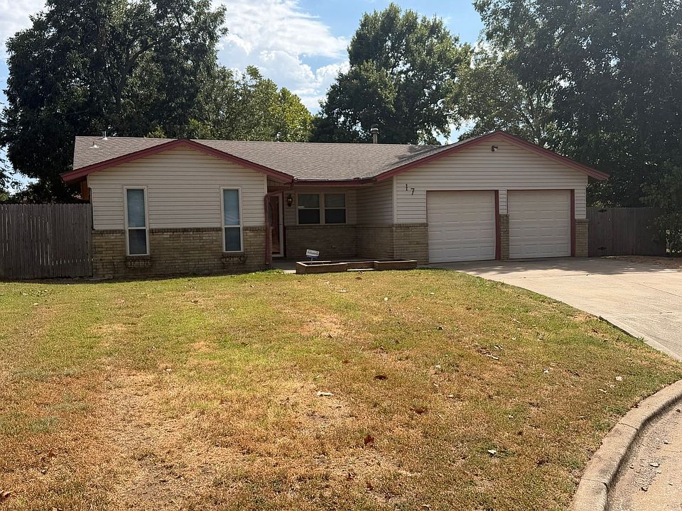 1st image of 17 Oak Hollow Rd