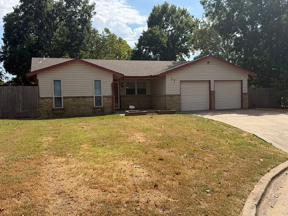 17 Oak Hollow Rd