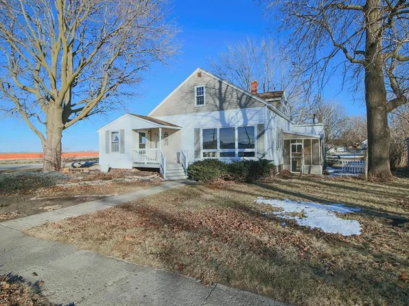 1112 1st St, Gowrie, IA 50543