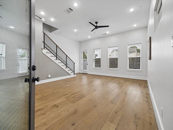 4th image of 9010 Wellspring Dr