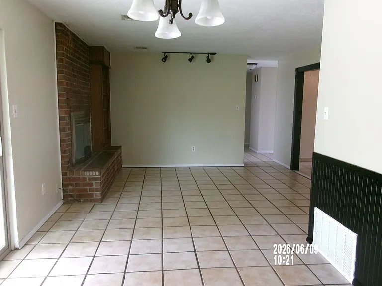 2205 NW 50th St — Photo 33