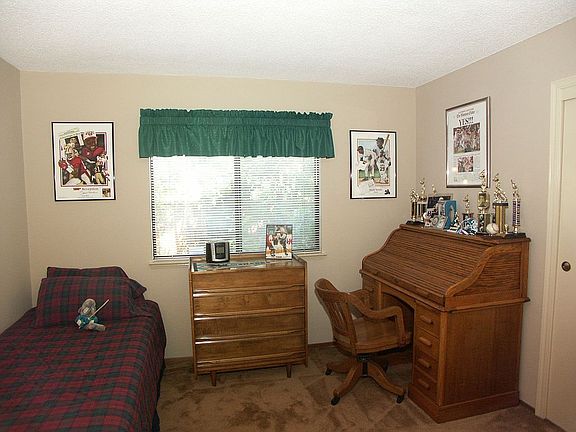 Dnstrs Bedroom