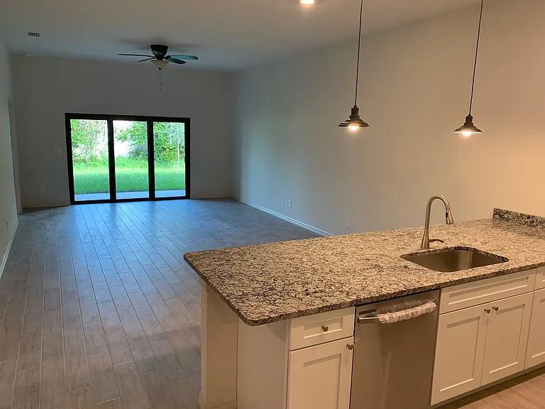 3827 SW 9th Ave #3827 — Photo 3